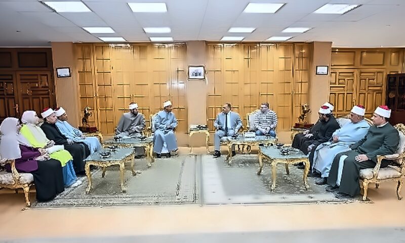 محافظ الشرقية يستقبل مدير الوعظ لبحث تنفيذ قوافل دعوية لنشر الفكر الوسطي