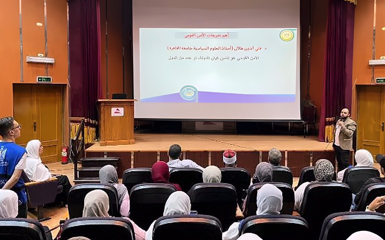 محافظ الشرقية: مراكز الشباب منصات لبناء الوعي وترسيخ الانتماء الوطني
