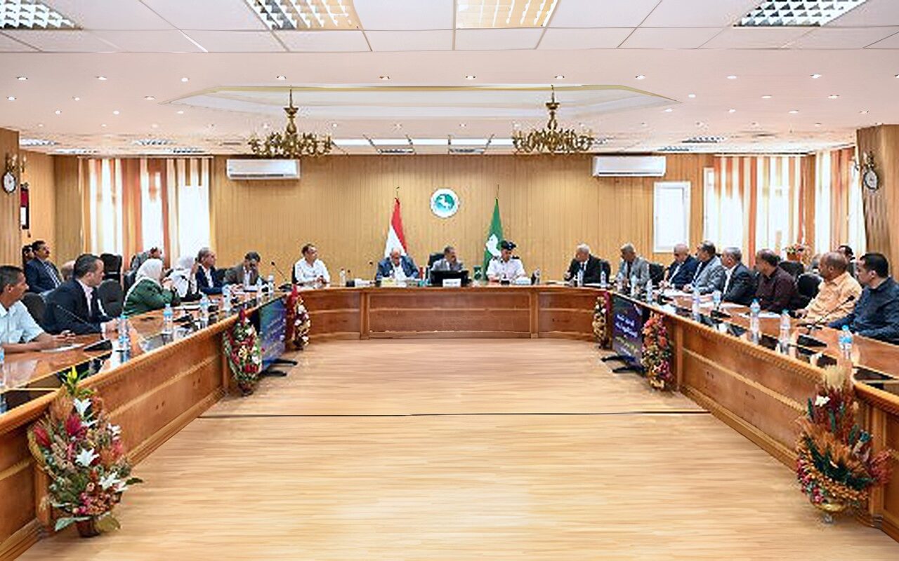 محافظ الشرقية يترأس اجتماع اللجنة العليا لانتخابات مجالس إدارات الجمعيات الزراعية
