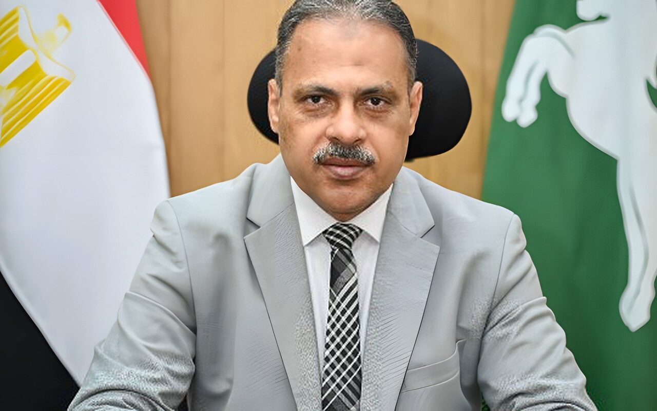 إحالة 27 عامل مقصر للتحقيق بالوحدات المحلية بمركزي الزقازيق وديرب نجم