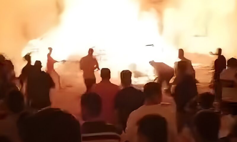 السيطرة على حريق نشب في عقار بالشرقية..شاهد