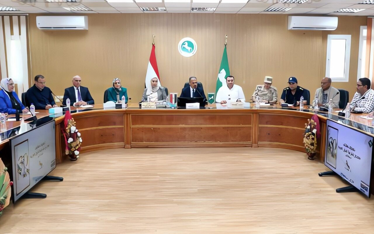 محافظ الشرقية يناقش الاستعدادات النهائية لانطلاق مهرجان الشرقية للخيول العربية