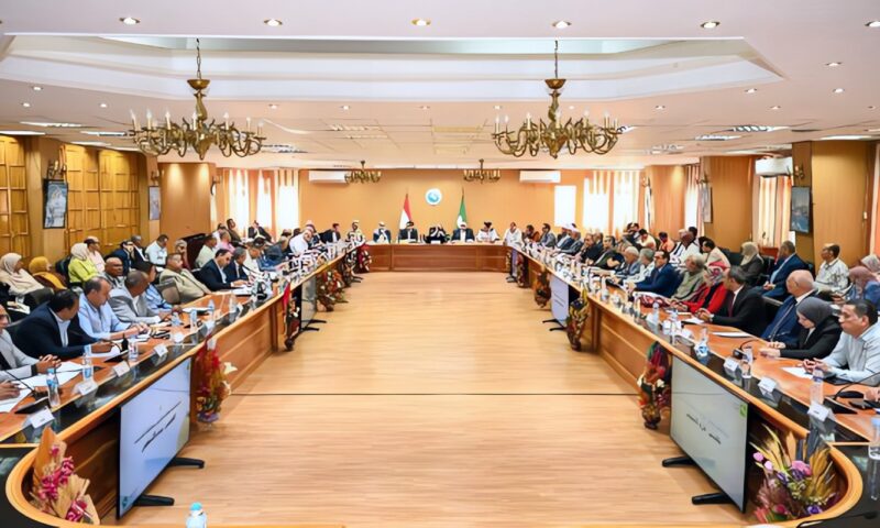 ضبط الأسواق وتخفيض الأسعار والتواصل مع المواطنين..أبرز توجيهات المجلس التنفيذي بالشرقية
