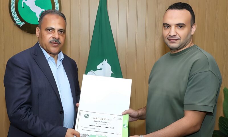 محافظ الشرقية يكرم مطوري التطبيق الرسمي للمحافظة لتعزيز التحول الرقمي