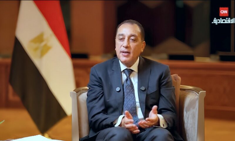 سفراؤنا في أنحاء العالم.. مدبولي يدعو المصريين بالخارج إلى زيادة الاستثمار في البلاد