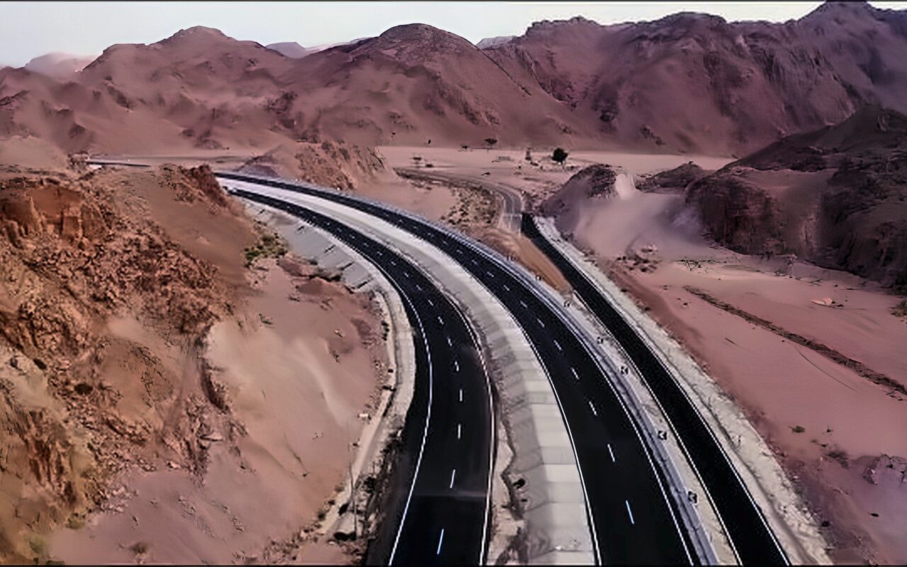 أستاذ هندسة طرق: شبكة النقل هي القلب النابض لتنمية سيناء وحائط الصد للأمن القومي