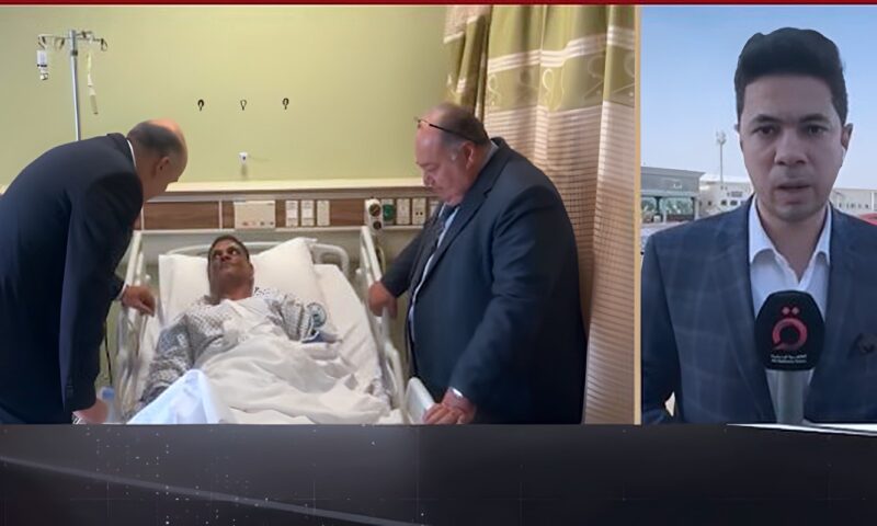 سفير مصر بالرياض يطمئن على الحالة الصحية للمصابين المصريين في الاعتداءات على السعودية