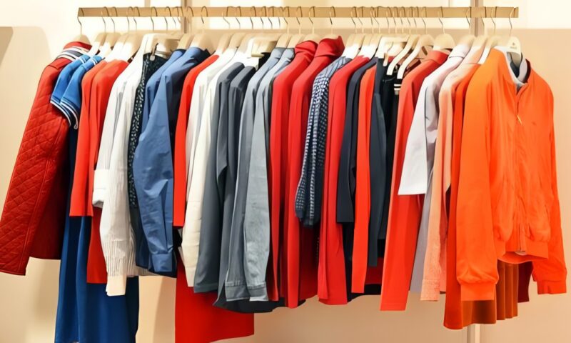 تصل لـ 50%.. رئيس شعبة الملابس الجاهزة يحدد موعد انخفاض الأسعار
