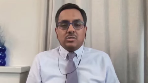 أبو بكر باذيب: الساحل الغربي وتعز أكثر الجبهات فعالية في بسط نفوذ الحكومة اليمنية الشرعية