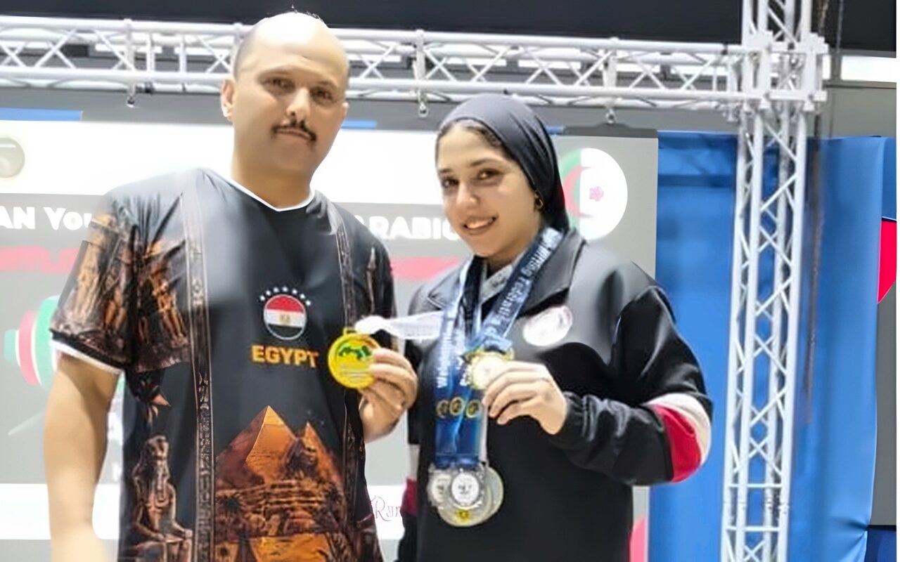 بنت الفيوم تحصد 9 ميداليات في بطولتي إفريقيا والعرب لرفع الأثقال بالجزائر