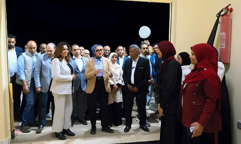 وزيرة التنمية المحلية تفتتح مجمع الصناعات الحرفية بقرية مرزوق