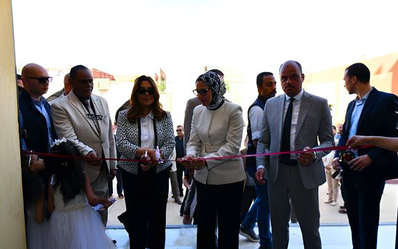 بتكلفة 22 مليون جنيه ..وزيرة التنمية المحلية تفتتح مجزر الخارجة المطور