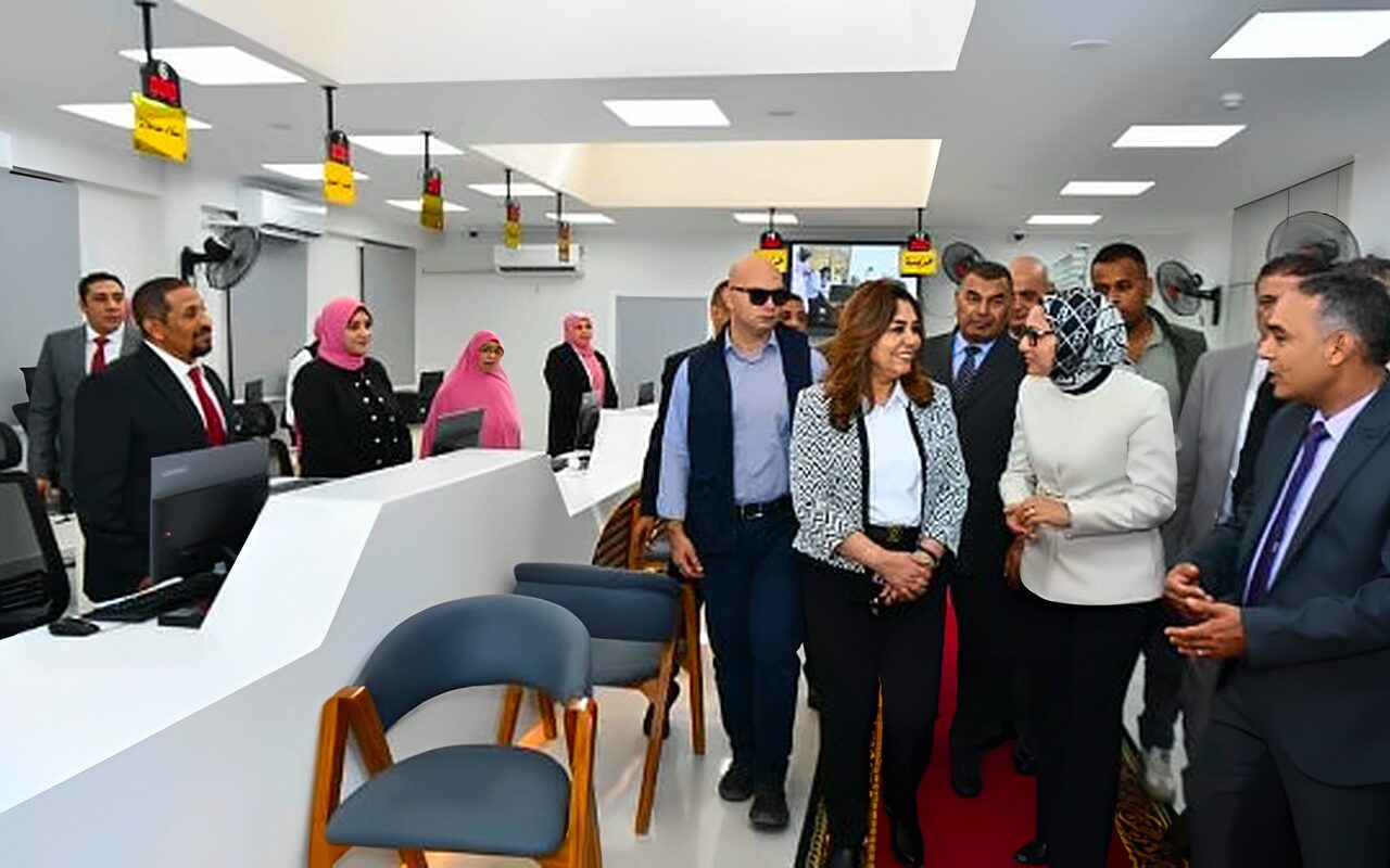 منال عوض تفتتح المركز التكنولوجي بديوان عام محافظة الوادي الجديد بعد تطويره