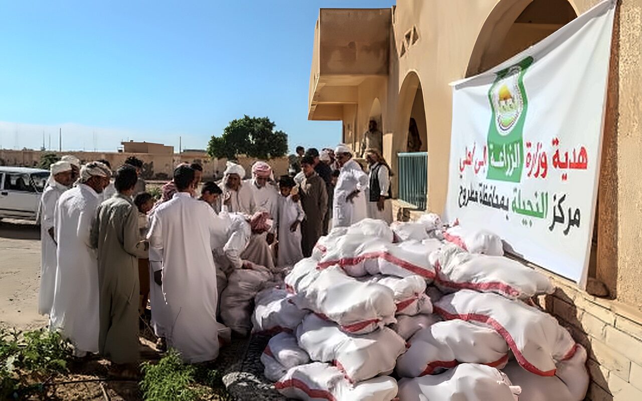 “الزراعة” تطلق قافلة غذائية مجانية بعشرات الأطنان لدعم أهالي قرى السلوم والنجيلة وسيدي براني بمطروح