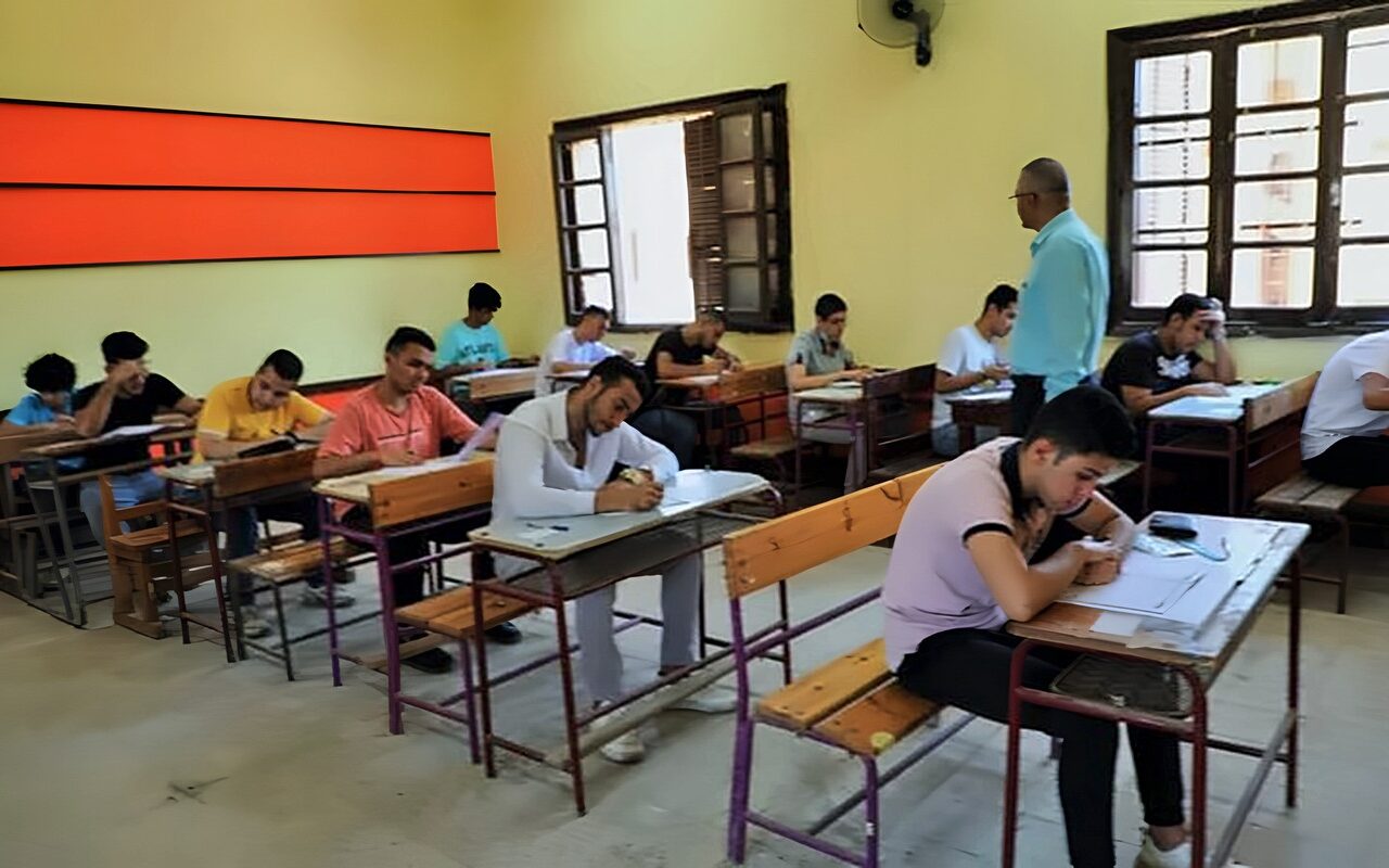 تسجيل استمارة الصف الثالث الإعدادي 2027.. الموعد النهائي والأوراق المطلوبة