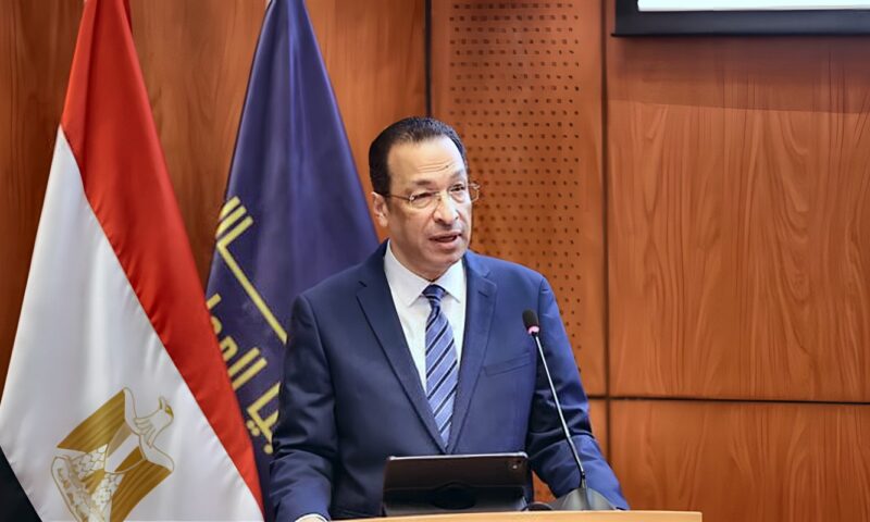 وزير الاتصالات: تطوير الشبكات ونشر تقنيات الجيل الخامس لتحسين جودة الخدمات