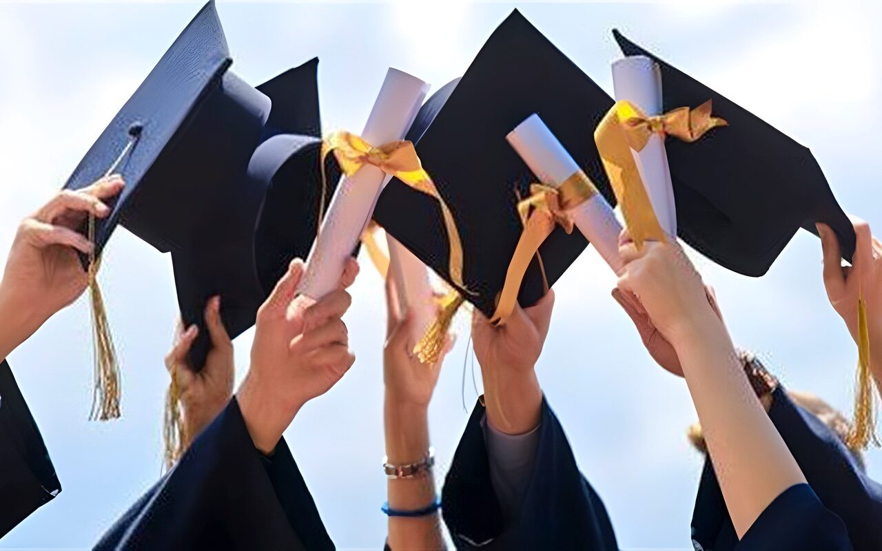 ما الحكم الشرعي في إقامة احتفالات التخرج في الجامعة؟ الإفتاء تجيب
