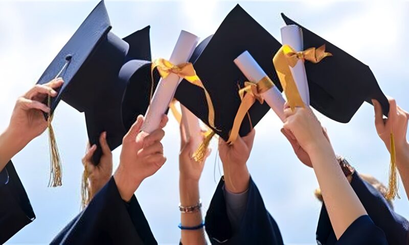 ما الحكم الشرعي في إقامة احتفالات التخرج في الجامعة؟ الإفتاء تجيب