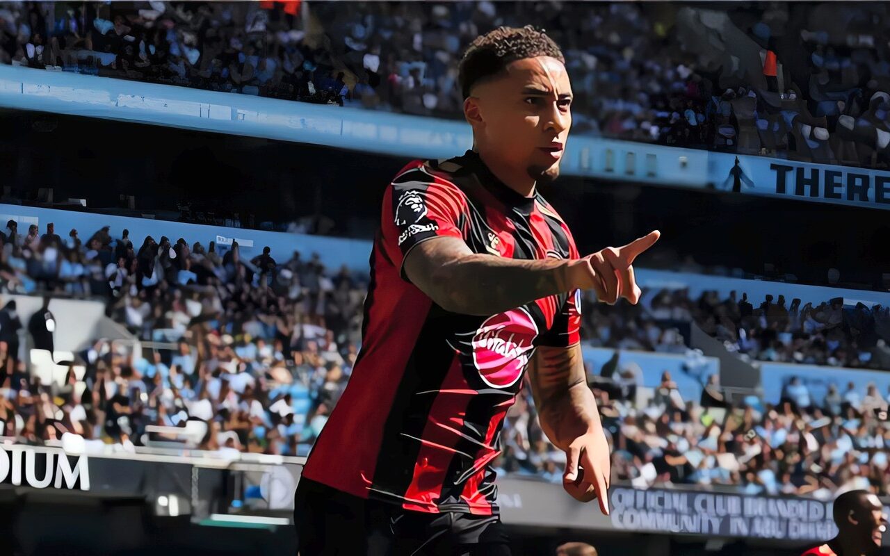 الدوري الإنجليزي، مانشستر يونايتد يتأخر أمام بورنموث 2-0 في الشوط الأول
