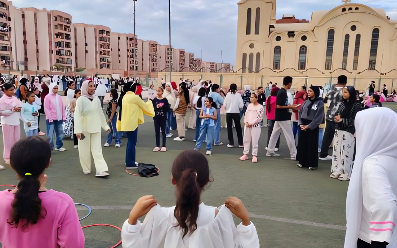 القومي للمرأة ينظم يومًا ترفيهيًا لـ600 فتاة من فتيات برنامج «نورة» بحي الأسمرات