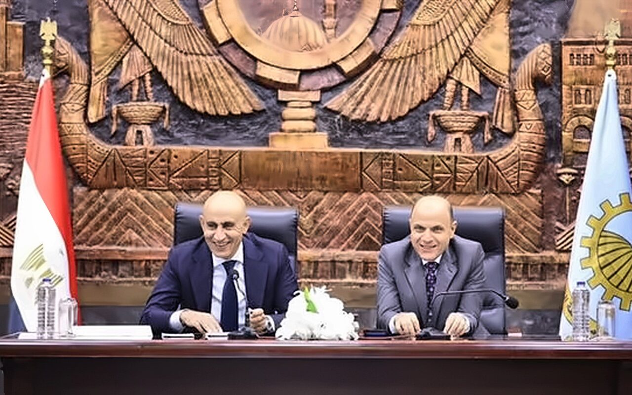 وزير التعليم ومحافظ الغربية يبحثان انتظام الدراسة وتعزيز الانضباط داخل المدارس