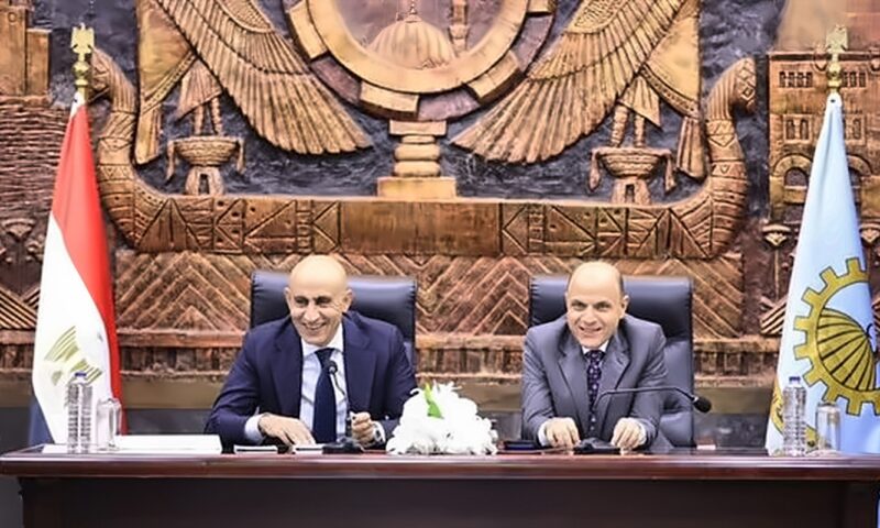وزير التعليم ومحافظ الغربية يبحثان انتظام الدراسة وتعزيز الانضباط داخل المدارس