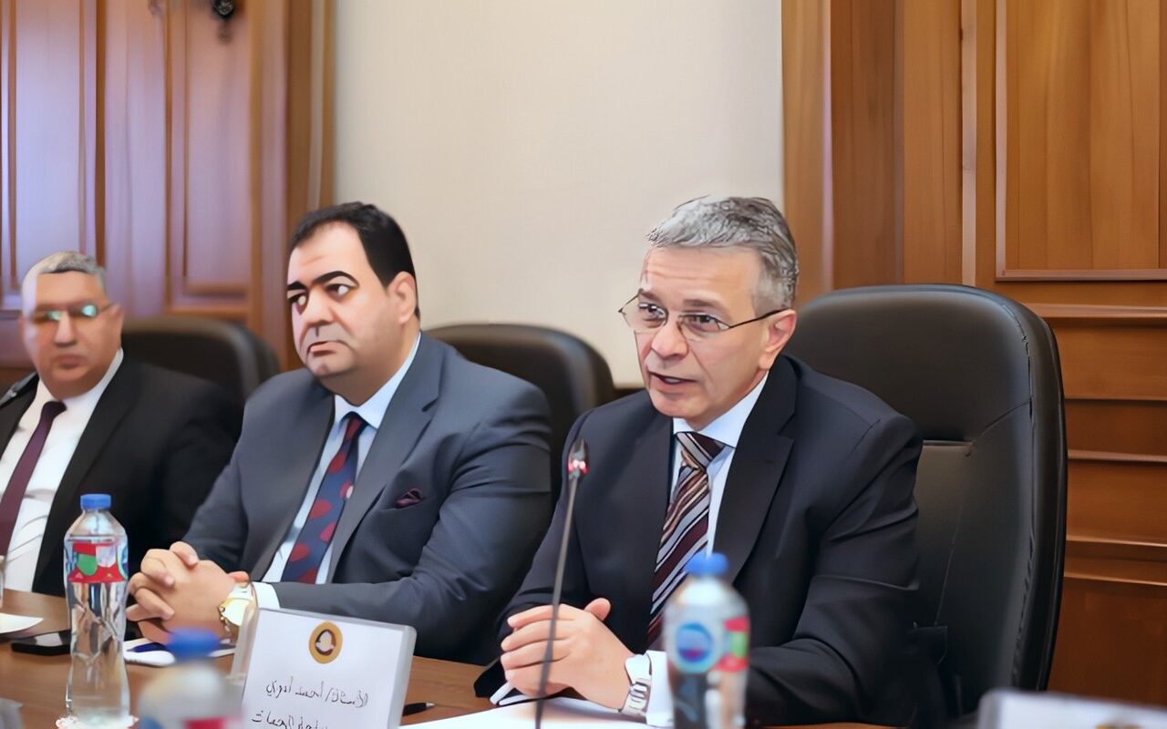 رئيس مصلحة الجمارك يبحث مع مجتمع الأعمال بالإسكندرية تحديات المنظومة الجمركية