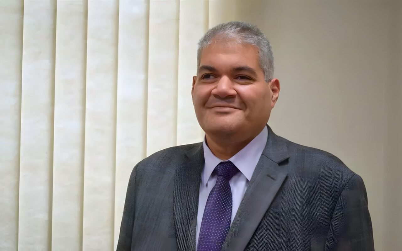 معلومات عن الدكتور صلاح عبية بعد دعوة الانضمام لمجلس المستشارين الدوليين بمعهد الفيزياء البريطاني
