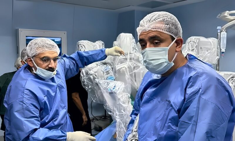إنجاز جديد.. إجراء جراحة ويبل بالروبوت الجراحي لأورام البنكرياس بالمعهد القومي للأورام بجامعة القاهرة