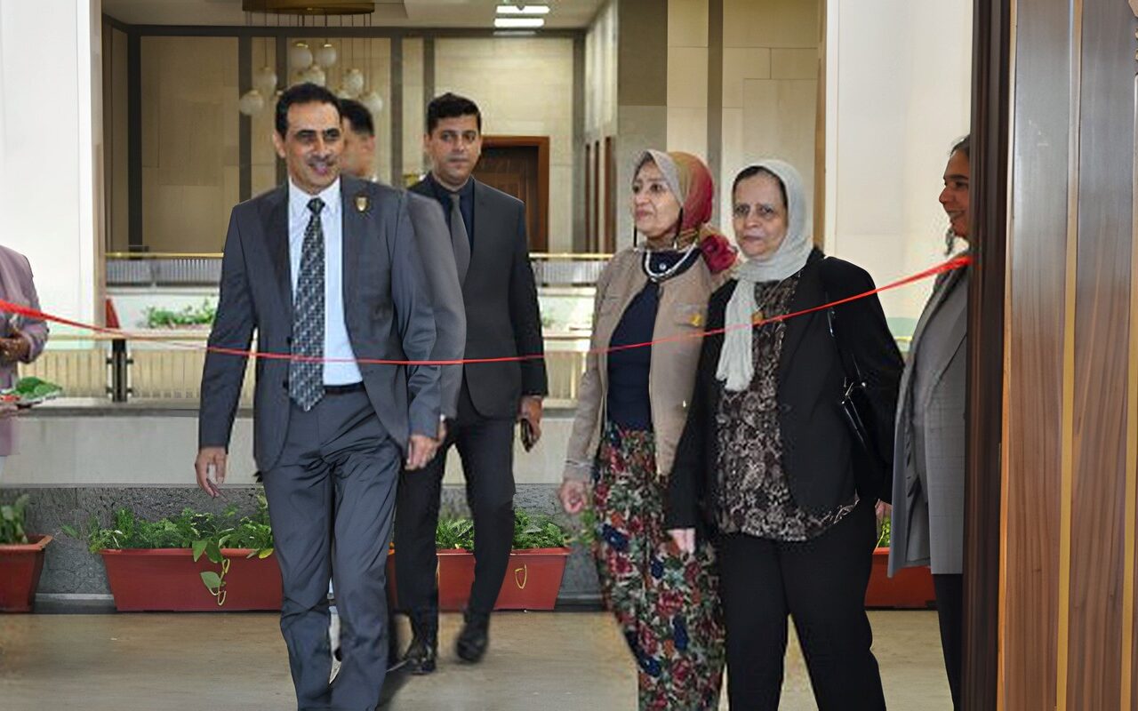 افتتاح ركن لمركز المعلومات بمجلس الوزراء في المكتبة المركزية بجامعة القاهرة