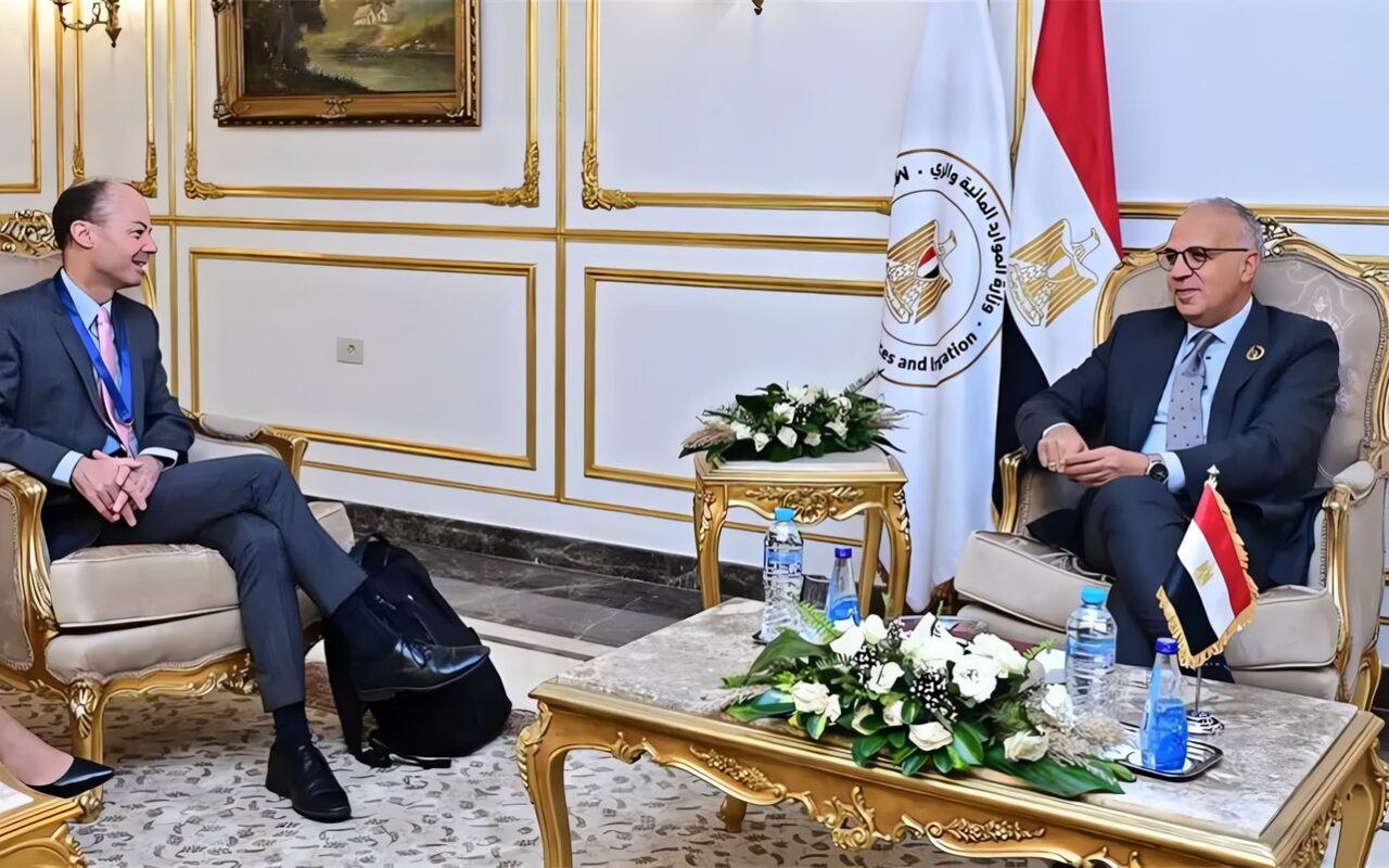 وزير الري يبحث مع البنك الدولي تمويل مشروعات المياه