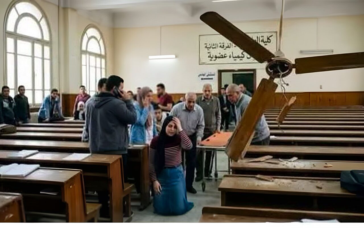حادث مدرجات جامعة أسيوط يثير التساؤلات بشأن تعليمات الأمن الصناعي حول مراوح السقف؟