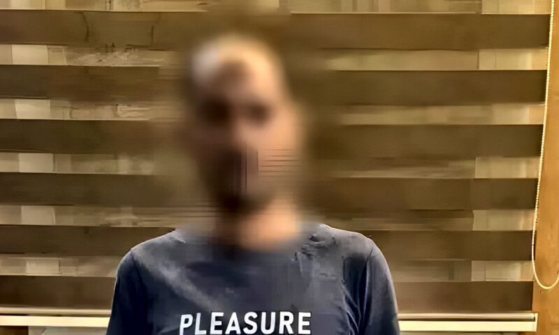 القبض على نصاب أوهم ضحاياه بامتلاكه مادة الزئبق الأحمر بأسوان