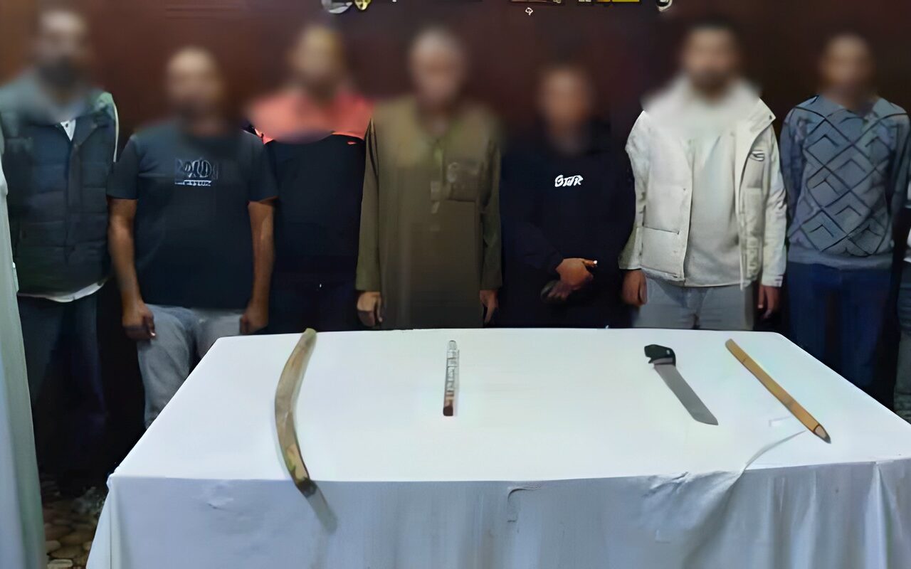القبض على 10 أشخاص بتهمة التشاجر بالعصي والأسلحة البيضاء والألعاب النارية في المرج