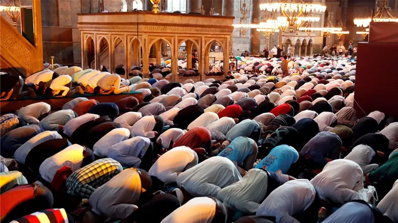 موعد أذان العشاء اليوم الاثنين 19 – 10 – 2026 في القاهرة والمحافظات