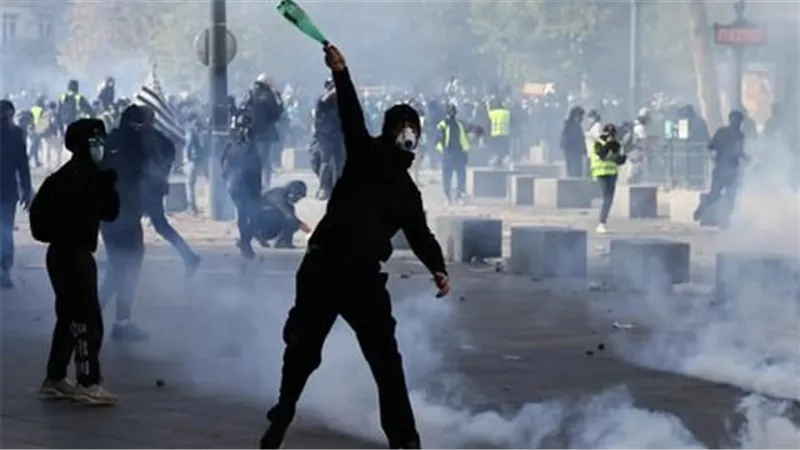 إعلان حظر تجول في مدن فرنسية كبرى