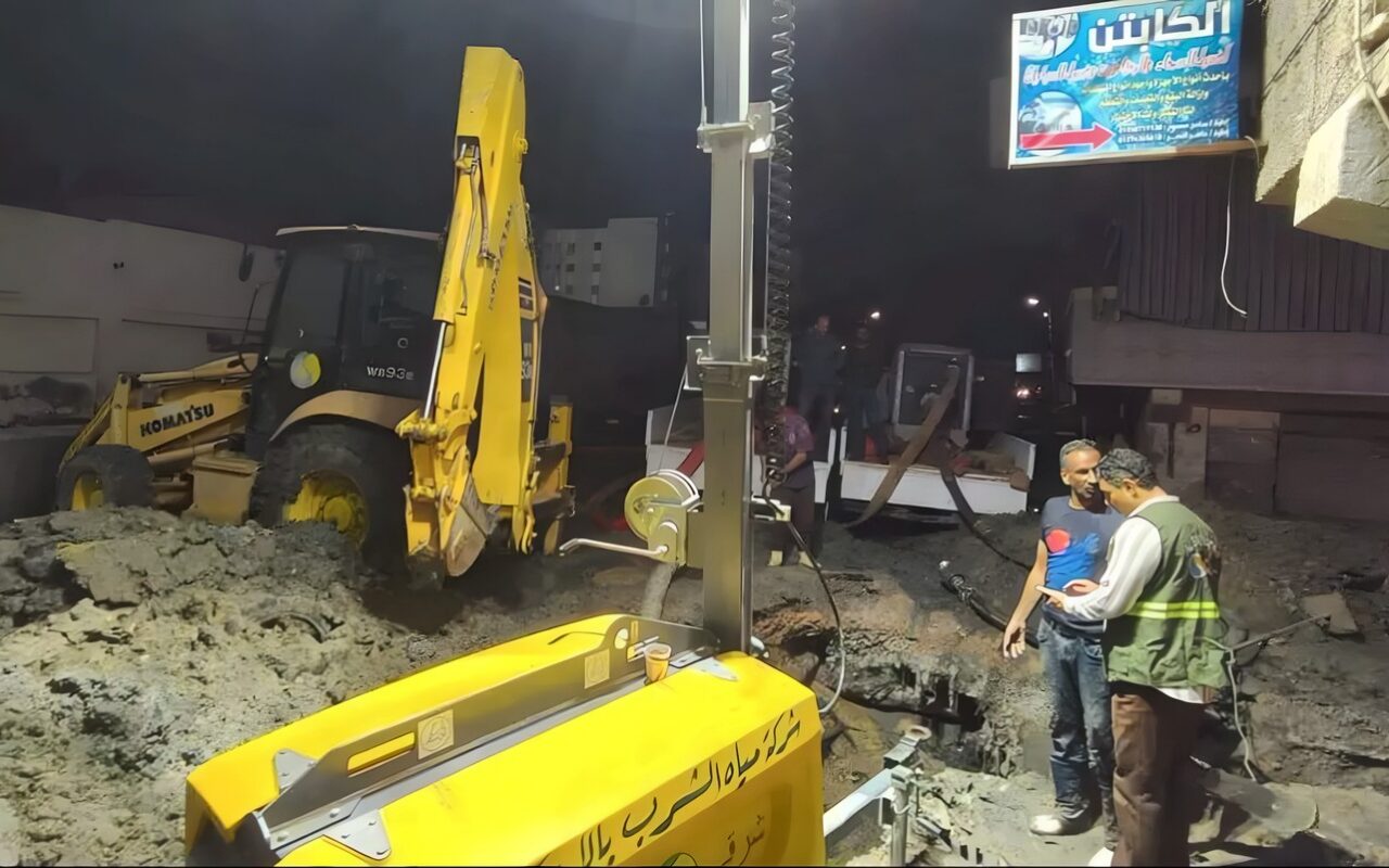 بسبب تسريب مفاجئ بخط رئيسي، انقطاع المياه عن عدة مناطق في الإسكندرية