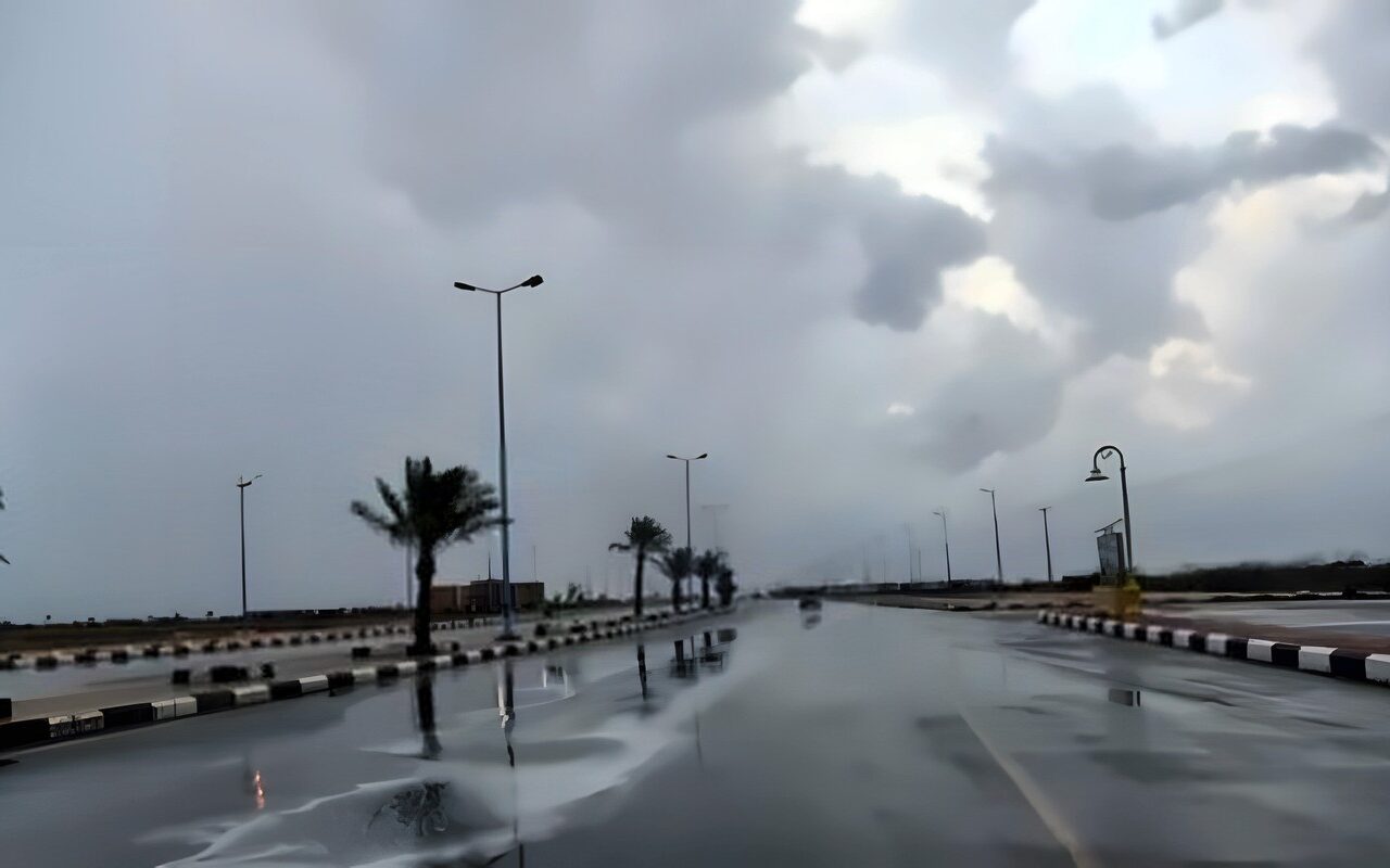 استمرار تكاثر السحب، فرص لسقوط أمطار على مناطق متفرقة خلال الساعات المقبلة