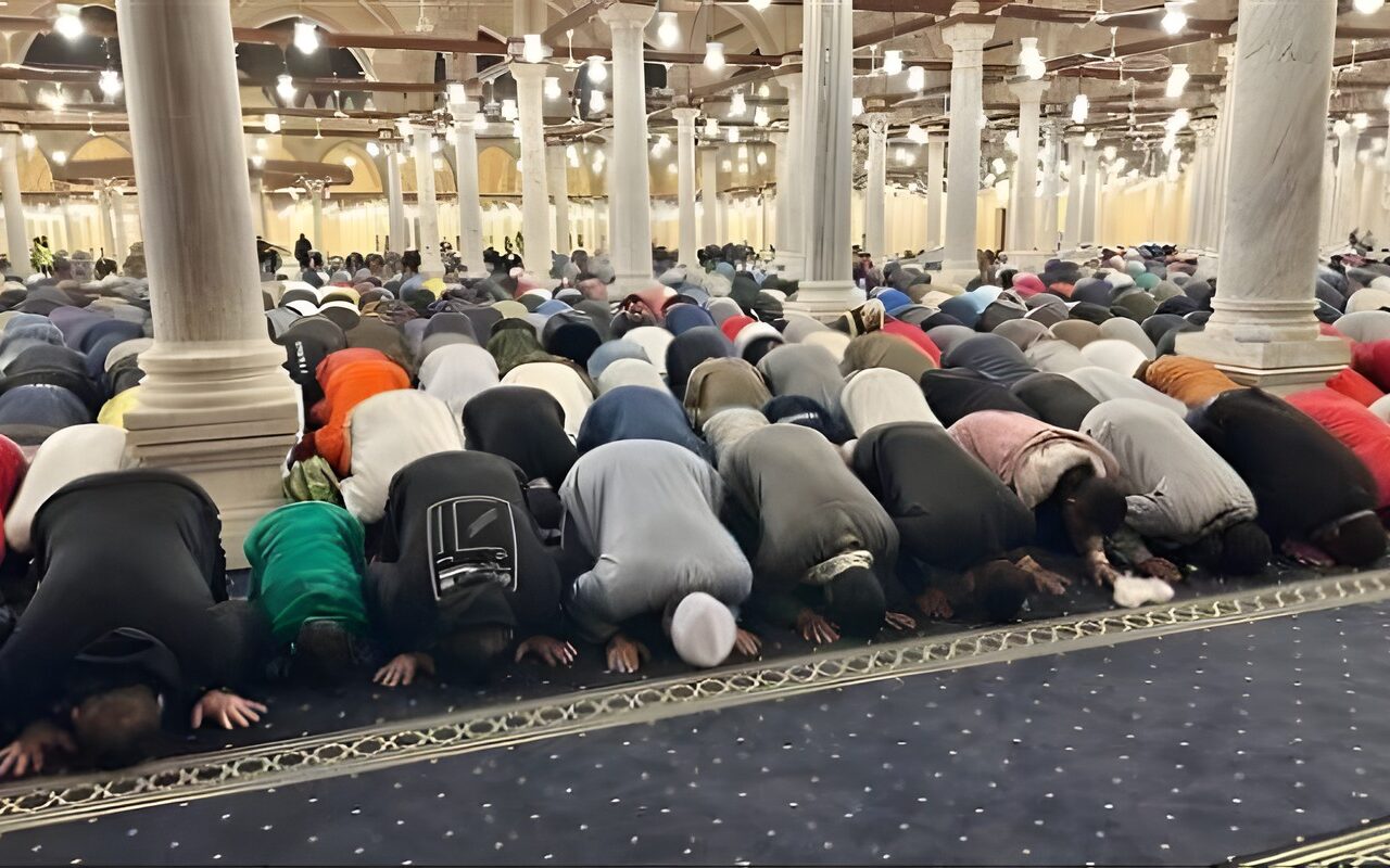 هل الشك بعد الصلاة في نسيان ركن منها يبطلها؟.. أمين الفتوى يجيب