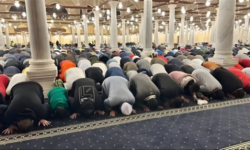 هل الشك بعد الصلاة في نسيان ركن منها يبطلها؟.. أمين الفتوى يجيب