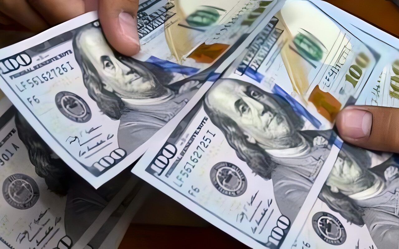 دون تغيير..سعر الدولار في البنوك الآن