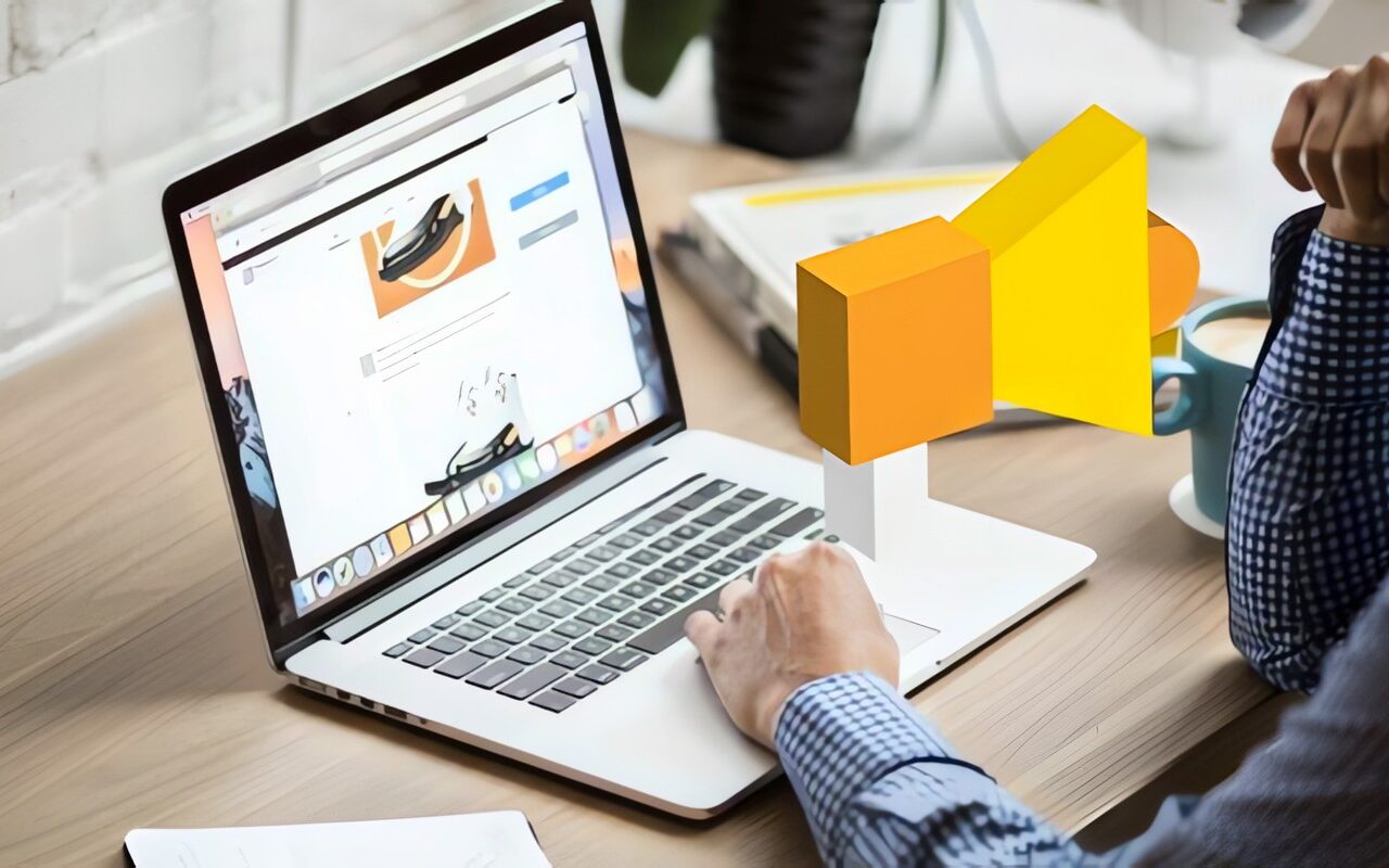 هل تصميم برامج كمبيوتر لمحلات الملابس الضيقة حرام؟.. الإفتاء توضح