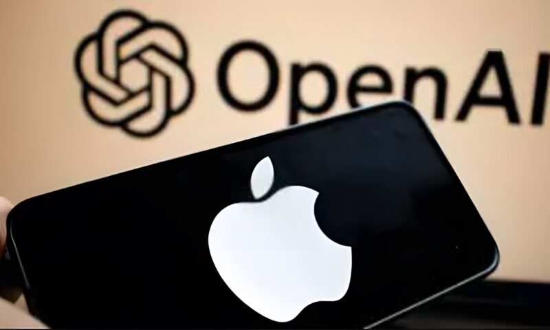 ضربة تهدد طموحات OpenAI.. آبل تتحرك لوقف مشروع الأجهزة الذكية السري