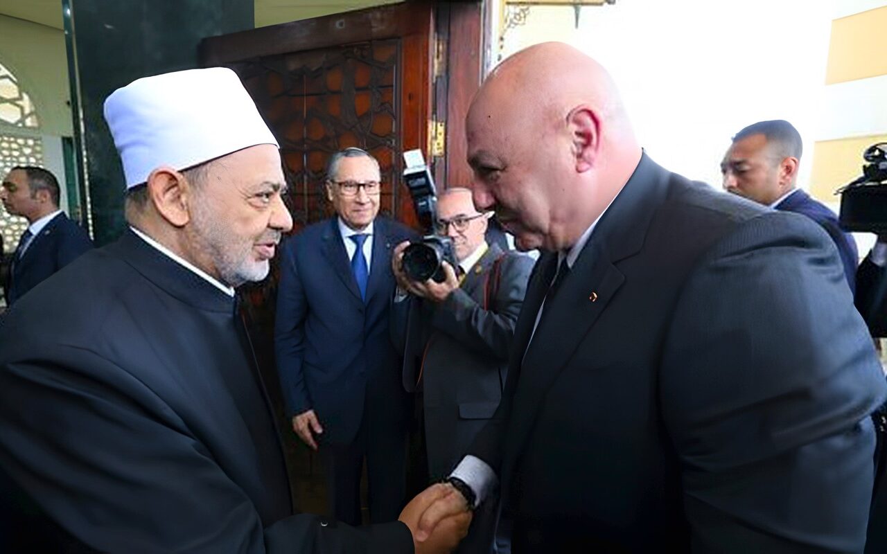 الرئيس اللبناني يجدد دعوته لشيخ الأزهر لزيارة بيروت بداية العام الجديد