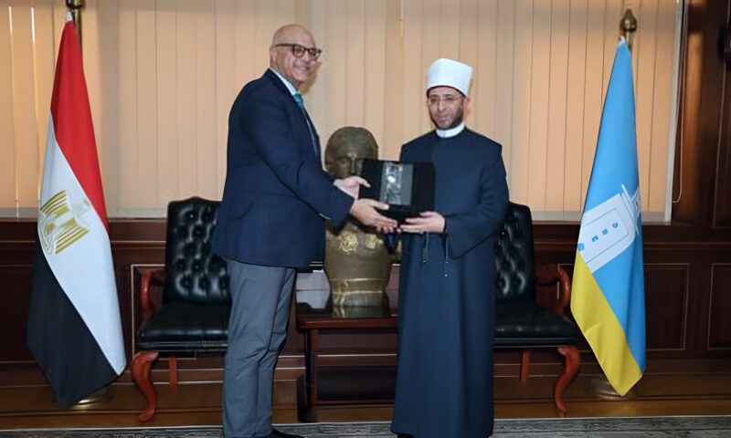 وزير الأوقاف ومحافظ الإسكندرية يضعان حجر الأساس للمسجد الجامع بسموحة