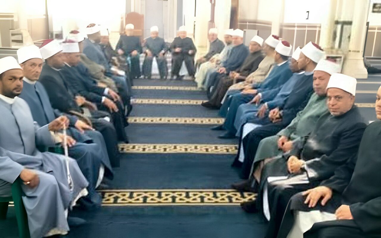 لتعزيز الوعي الوطني.. قوافل الأوقاف الدعوية تواصل رسالتها في بورسعيد والسويس
