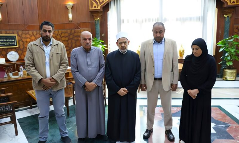 الإمام الأكبر يستقبل أسرتي طالبي معهد دنوشر المتوفيين.. ويؤكد: الأزهر كله حزين