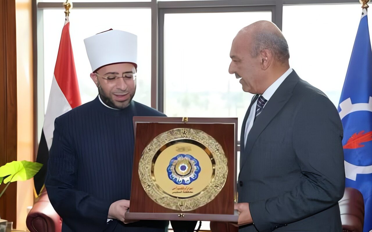 محافظ السويس يستقبل وزير الأوقاف ومفتي الجمهورية احتفالًا بالعيد القومي الـ٥٣ للمحافظة