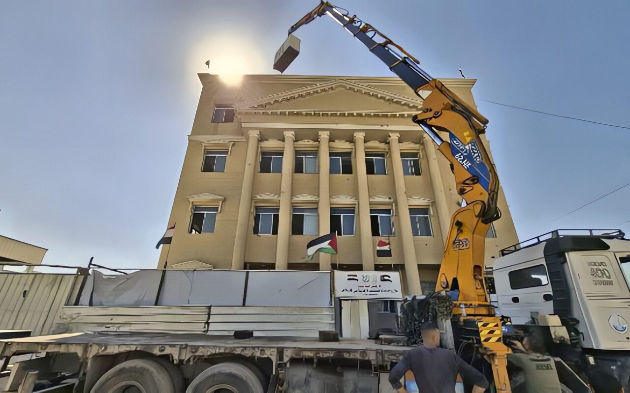يخدم 2700 طالب.. تدشين مولد كهربائي لصالح المعاهد الأزهرية في غزة
