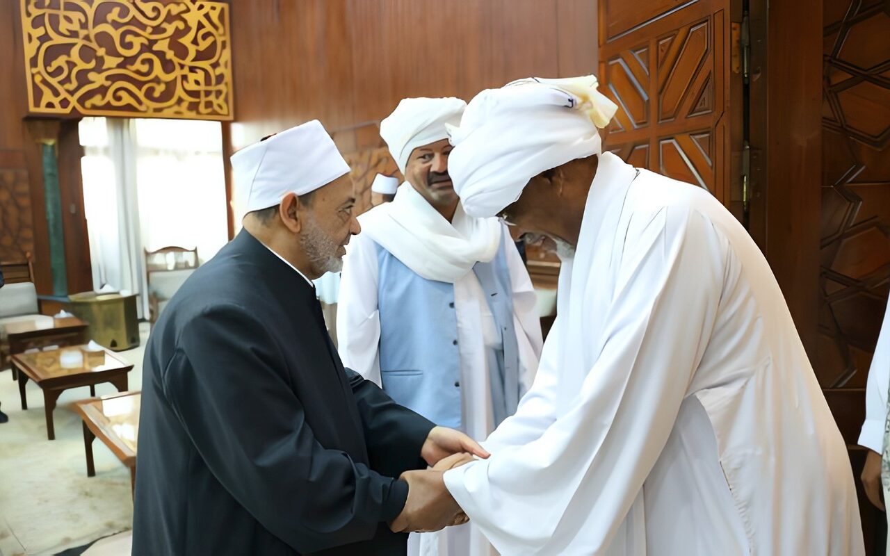 شيخ الأزهر يستقبل وفدا من الطرق الصوفية لتعزيز الدعم الأزهري للسودان